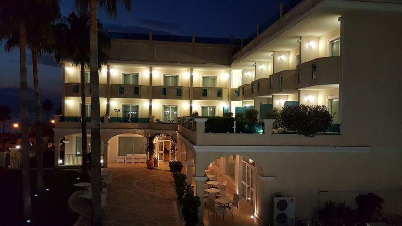 Gardenia Hotel Lazzaro Eksteriør billede
